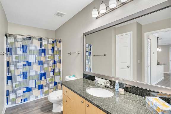 Aspen 1x1 732 bathroom(1).jpg