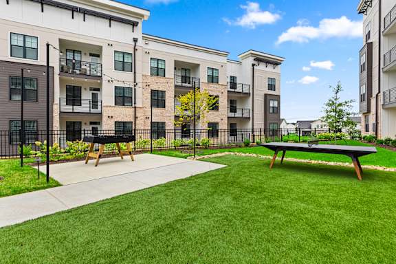 Courtyard at Views at Flowers, Clayton, North Carolina