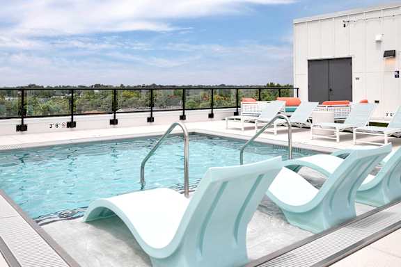 Resort-style pool at The Artisan at 39th in Omaha, NE