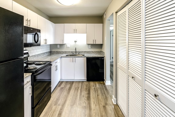 Beautiful newly-renovated one, two and three bedroom apartment townhomes with high-end finishes at Highpoint Apartments in Omaha, NE