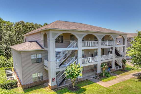 Beautifully landscaped grounds at Parham Pointe Apartments in Little Rock, AR