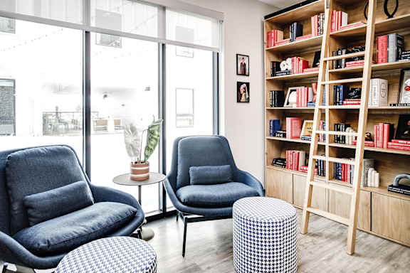 Community Lounge at The Artisan at 39th in Omaha, NE