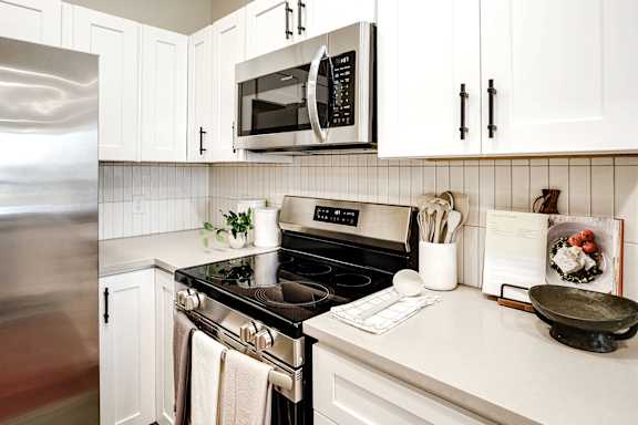 Stainless steel appliances at The Artisan at 39th in Omaha NE