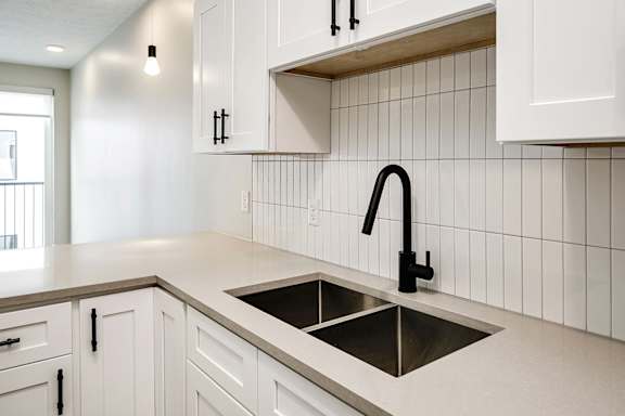 Tile Backsplash at The Artisan at 39th in Omaha NE