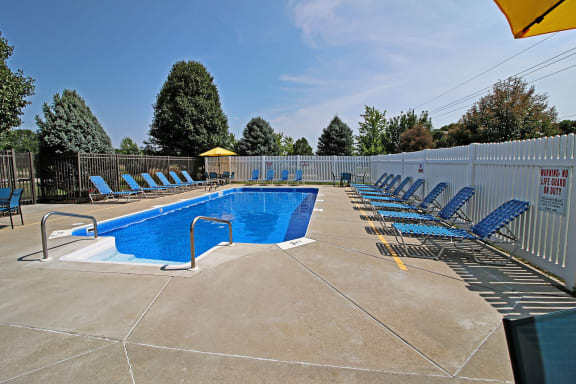 Swimming pool at Deerfield Apartments and Chateaus in Fremont, NE