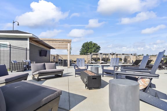 Outdoor lounge space at Page Living at Pinnacle Hills in Rogers, AR