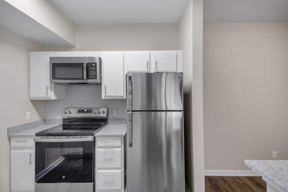 Stainless steel appliances at Parham Pointe Apartments in Little Rock, AR