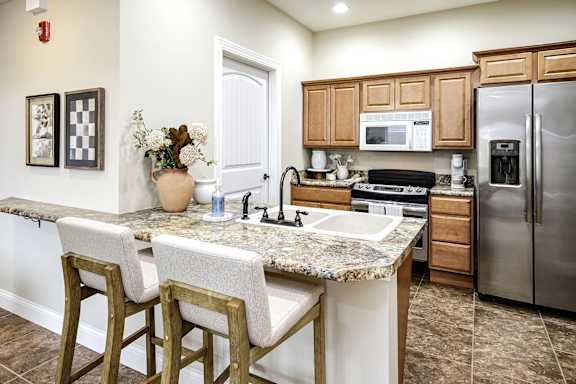 Stainless steel appliances at Residence at Oak Pointe in Grand Island, NE