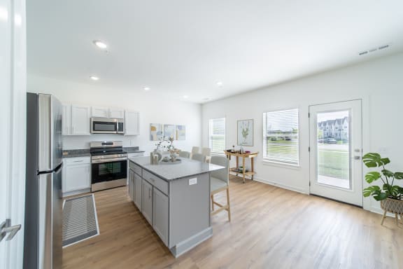 Deluxe Appliance Package at Shadowbrooke Village in Rogers, AR