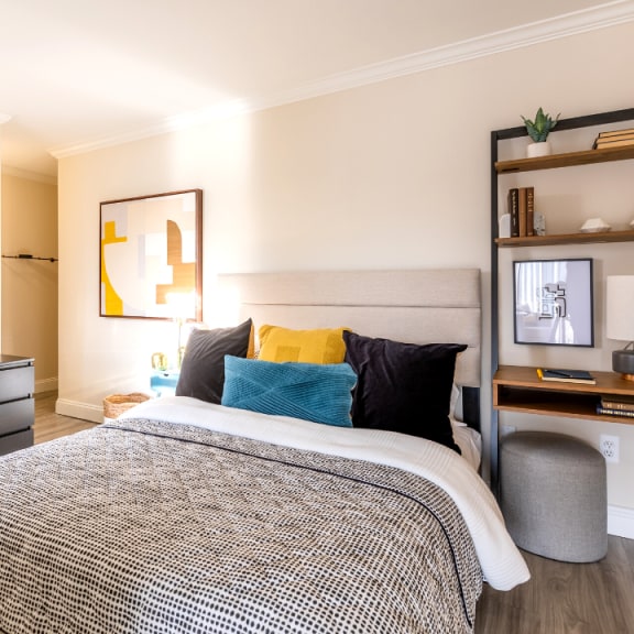 Spacious bedrooms | Novi apartments 48375