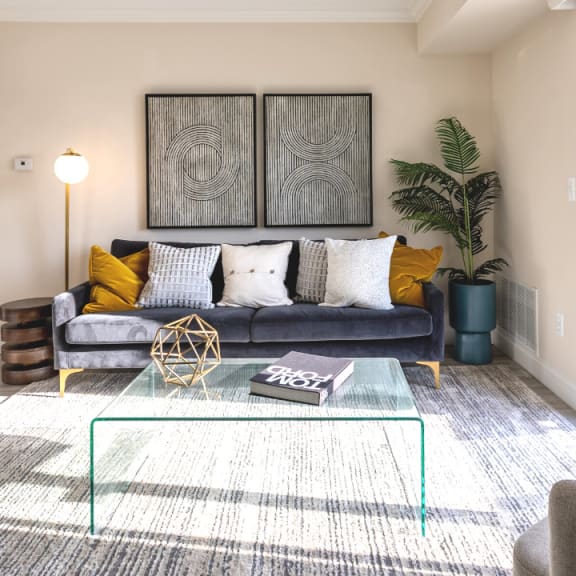 Spacious living room | Novi apartments 48375