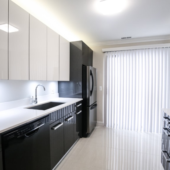 Gourmet kitchen | Novi apartments 48375