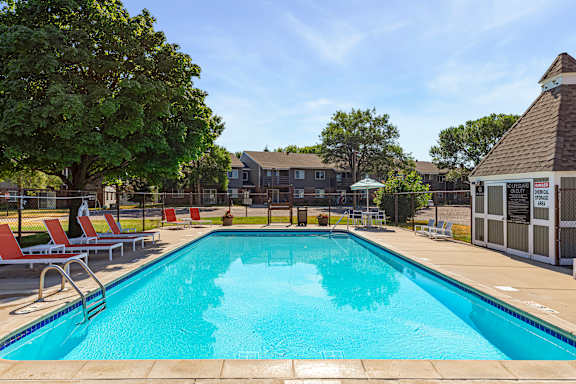 Hidden Valley Apartments in Savage, MN Outdoor Pool