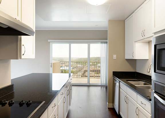 St. Paul, MN 2 Bedroom plus Den, 2 Bathroom Apartment at Kellogg Square, St. Paul, 55101