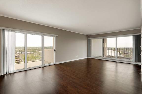 St. Paul, MN 2 Bedroom plus Den, 2 Bathroom Apartment at Kellogg Square, Minnesota