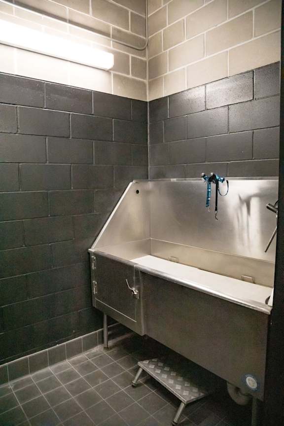 Central Park West Pet Wash at Central Park West, St. Louis Park, 55416