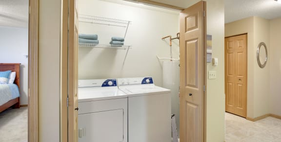Shadow Hills Apartments in Plymouth, MN Washer and Dryer In-unit