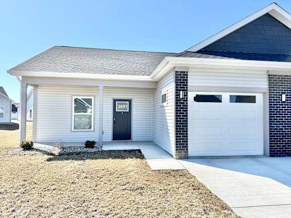 Houses With Garages at Concord Crossing, Indiana