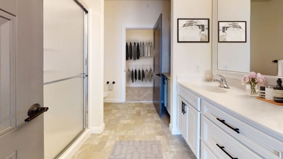Artisan_2x2P-Master Bathroom