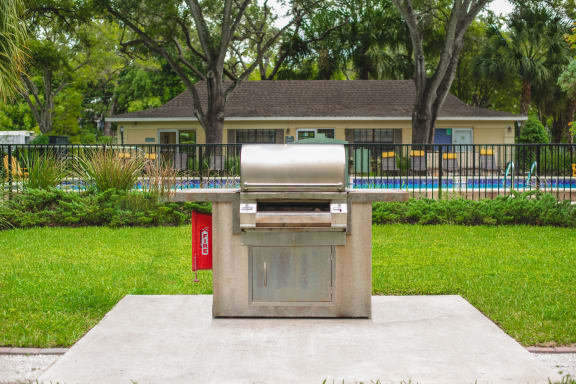 BBQ area at Fernwood Grove Apartments in Northwest Tampa, FL