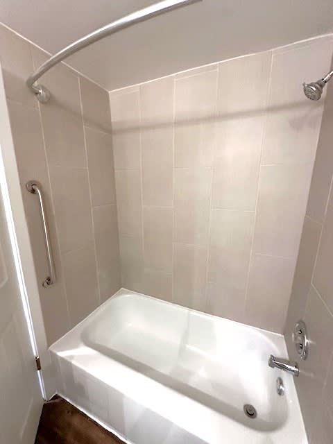Ceramic Tile Bathtub Wall to Ceiling