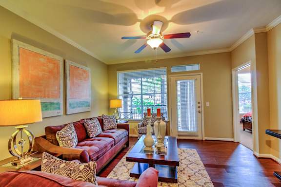Living Room at Stone Creek at Old Farm Apartments, Houston, 77063