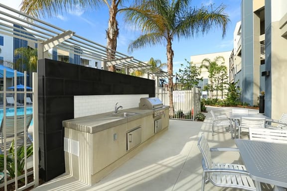 Mosaic Apartments_Oxnard CA_Community BBQ Area