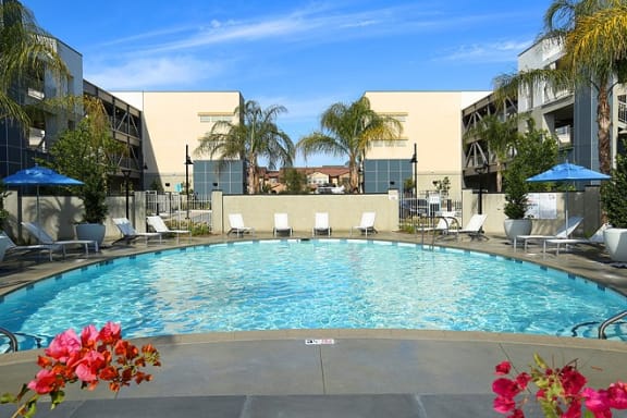 Mosaic Apartments_Oxnard CA_Community Pool