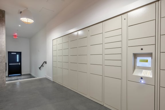 24/7 Package Lockers