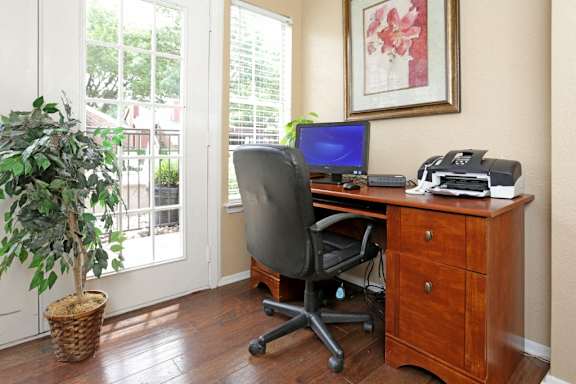 Exclusive Business Center at Bravo Apartment Living, Arlington, TX, 76006