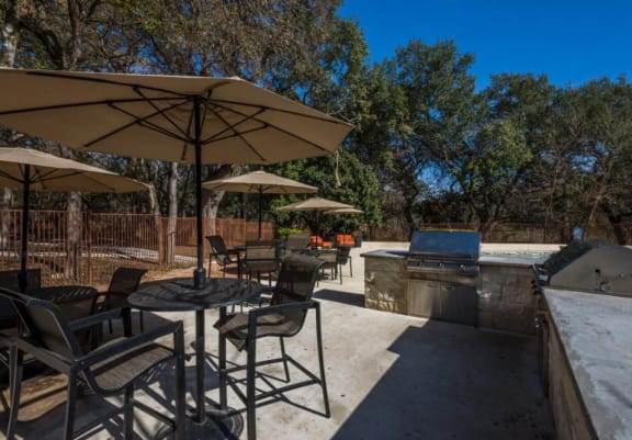 Outdoor Kitchen at Maxwell Townhomes, San Antonio