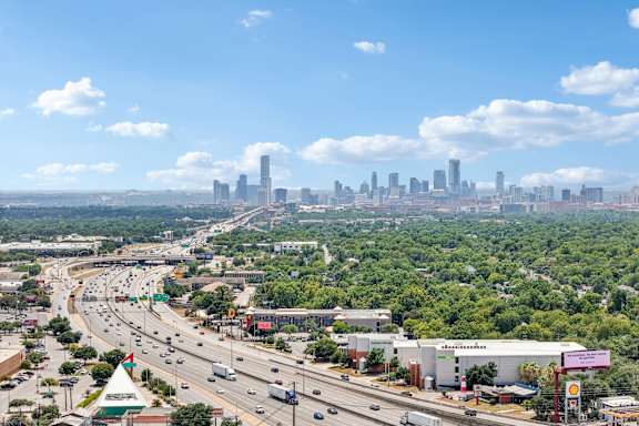 Downtown views at Bridge at Windsor Park Apartments