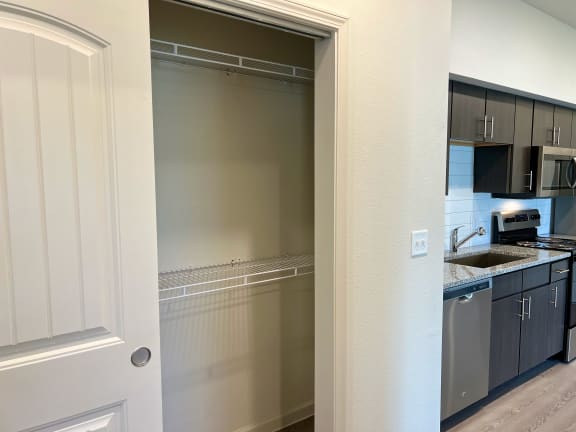 E1 Closet