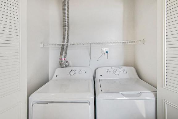 A washer and dryer at Black Sand Apartment Homes in Lincoln, NE