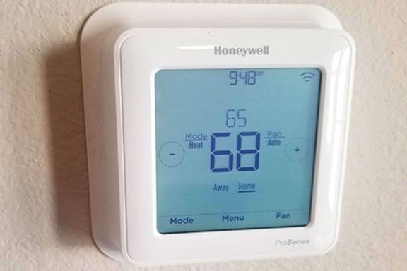 Smart Home Thermostats at Brentwood Park Apartments in La Vista, NE