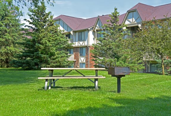 Park at Sycamore Creek Apartments, Michigan