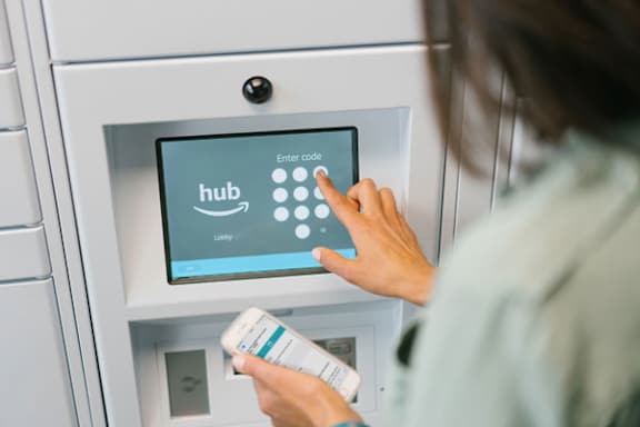 24/7 package pickup with Amazon Hub at The Grove Apartment Homes, Lincoln