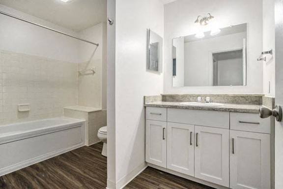Master Bathroom with Whirlpool Tub at Gull Prairie/Gull Run Apartments and Townhomes in Kalamazoo, MI