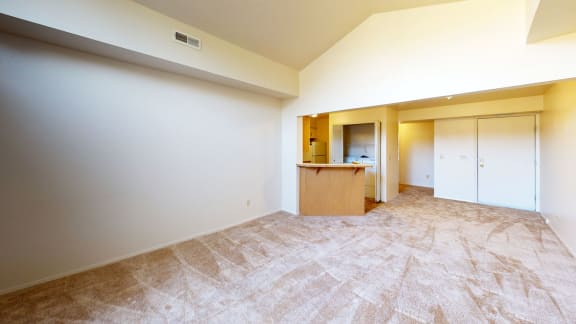 Carpeted Living Area at Hurwich Farms Apartments, South Bend, 46628