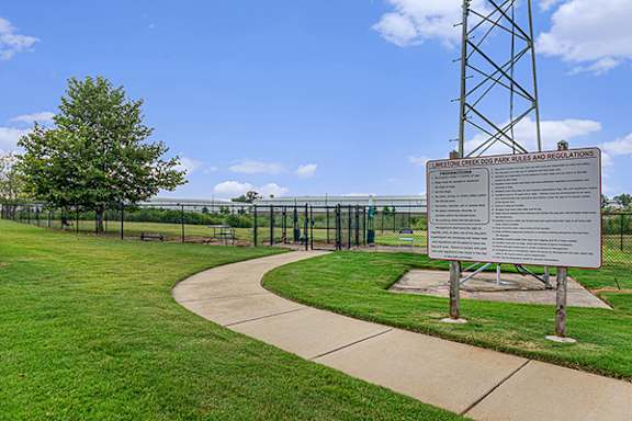 Community Dog Park at Limestone Creek Apartment Homes, 35756
