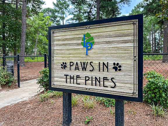 A sign that says