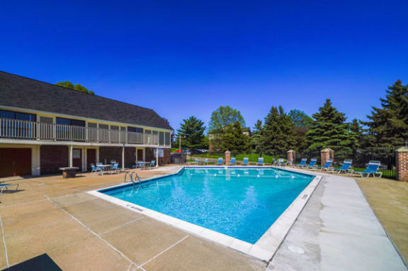 Swimming Pool with Large Sundeck and Wi-Fi at Concord Place Apartments, Kalamazoo