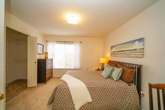 TALL-1B-Bed1plan at Tall Oaks Apartment Homes, Kalamazoo, 49009