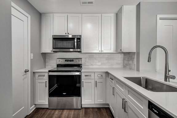 Efficient Appliances In Kitchen at WaterFront Apartments, Virginia Beach, VA
