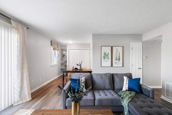 Lake Castleton Apartments | Apartments in Indianapolis, IN | RENTCafe