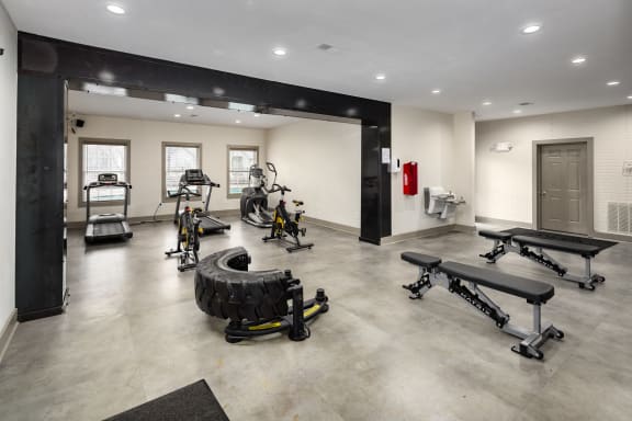 the gym at the monarch luxury apartments in des moines ia