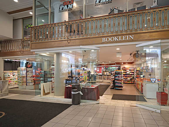 Booklein - Lobby Business at Residences at Halle in Cleveland OH