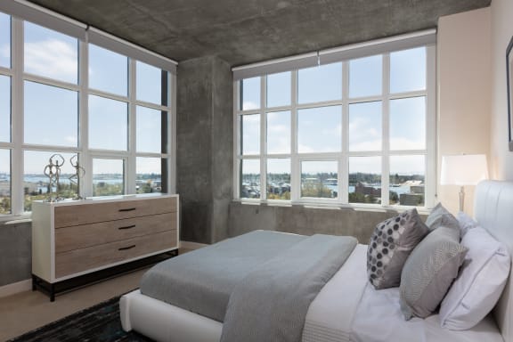 bedroom with high ceiling&#xA0;at Aqua Via Apartments, Oakland, CA