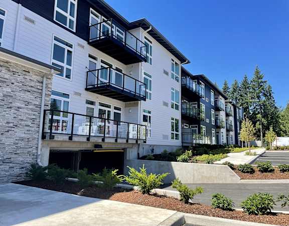 Private Parking at Commons on the Tualatin River, Tualatin, 97062