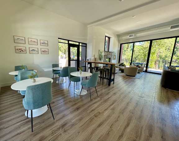 Dining Tables at Commons on the Tualatin River, Tualatin, OR